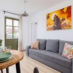 Apartment Stylish Dietla With Balcony In By Renters Krakau