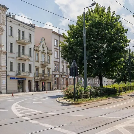 Stylish Dietla With Balcony In By Renters *